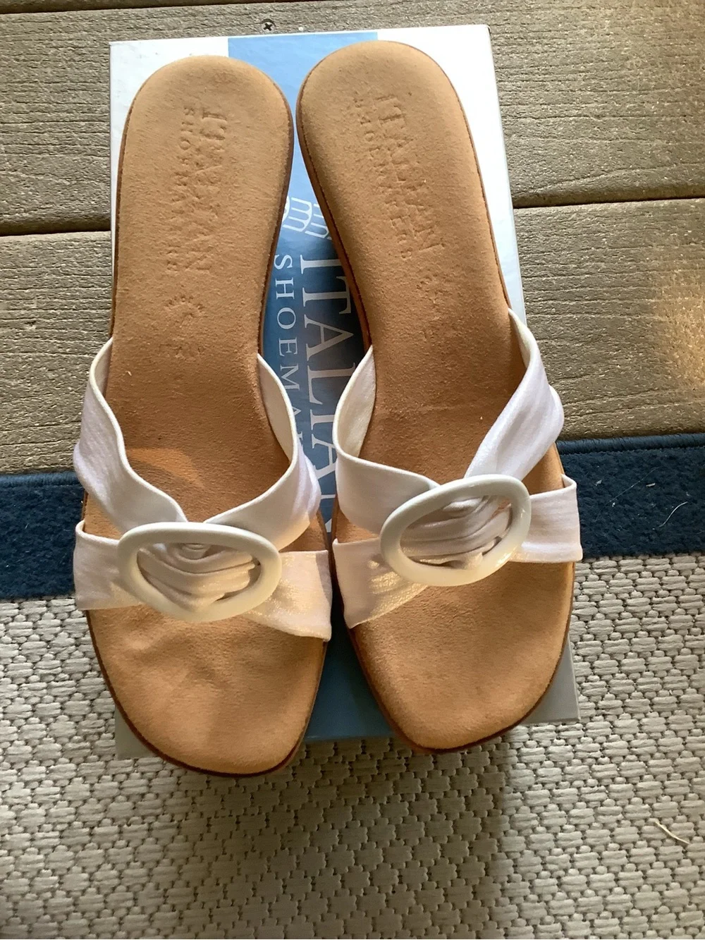 Italian Shoemakers White Wedge Sandals with Decorative Ring